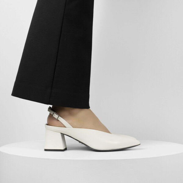 Pantofi din piele Maestoso Zaha Slingback Off-white